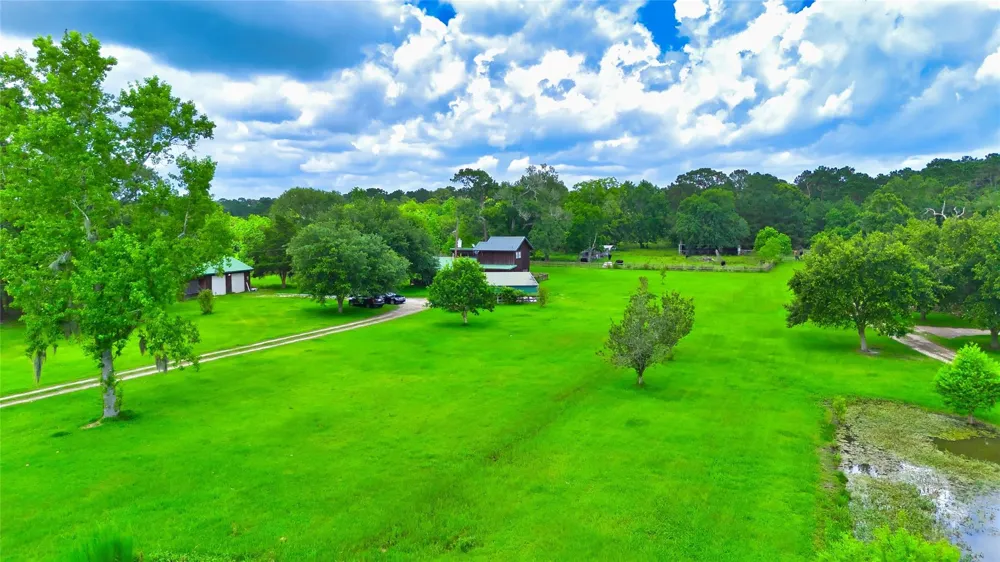 2218 Fm 563 Anahuac, TX 77514