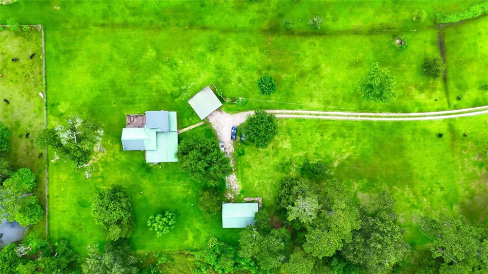 2218 Fm 563 Anahuac, TX 77514