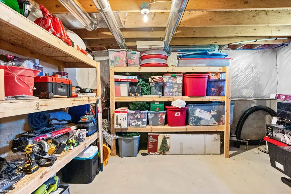 8101 Peninsula Circle Mundy Township, MI 48439