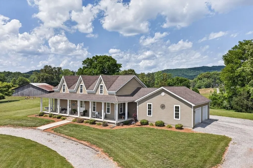 1444 Cherry Creek Rd Sparta, TN 38583