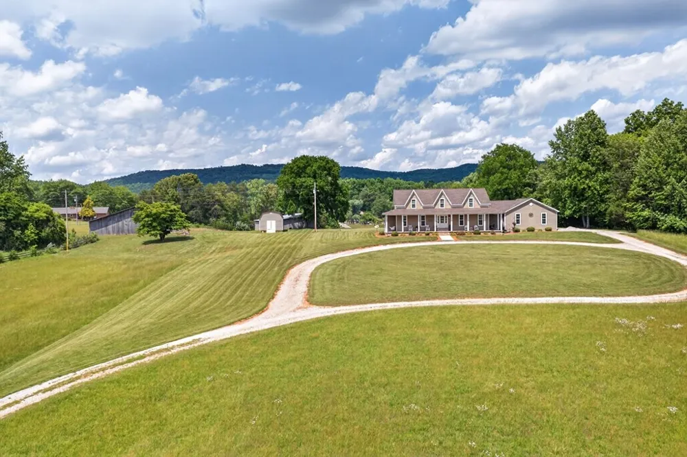 1444 Cherry Creek Rd Sparta, TN 38583
