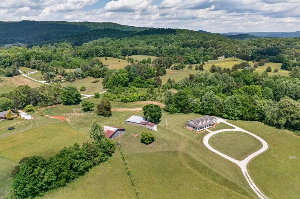 1444 Cherry Creek Rd Sparta, TN 38583