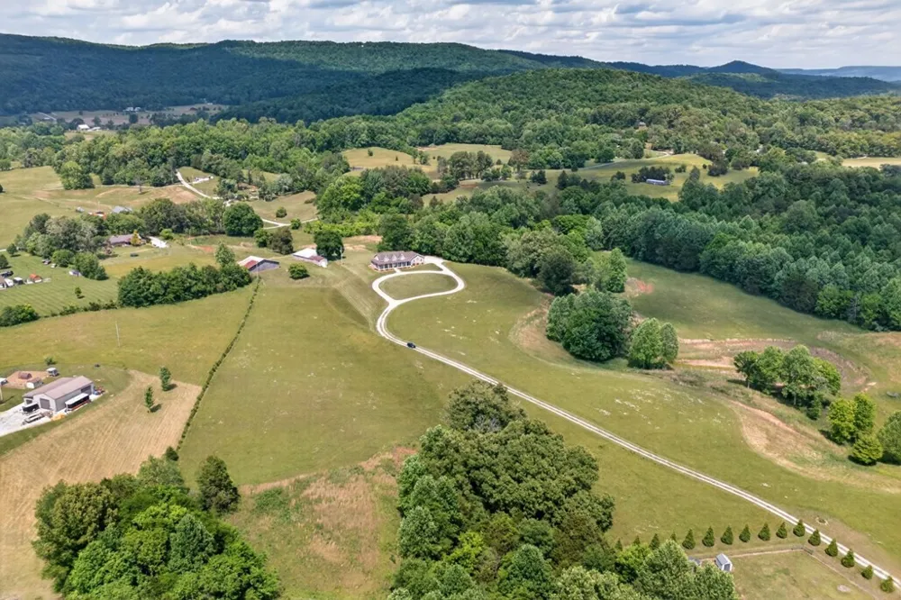 1444 Cherry Creek Rd Sparta, TN 38583
