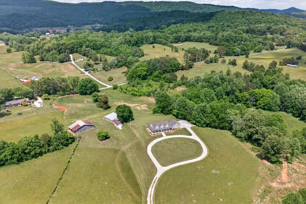 1444 Cherry Creek Rd Sparta, TN 38583
