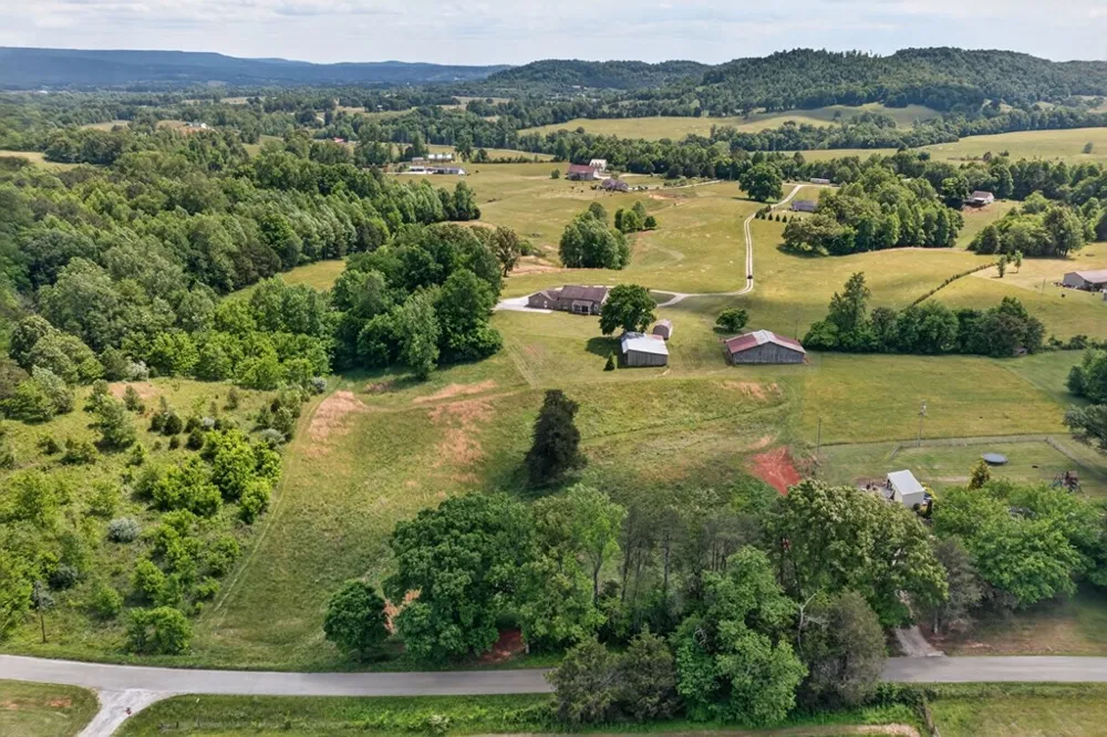 1444 Cherry Creek Rd Sparta, TN 38583