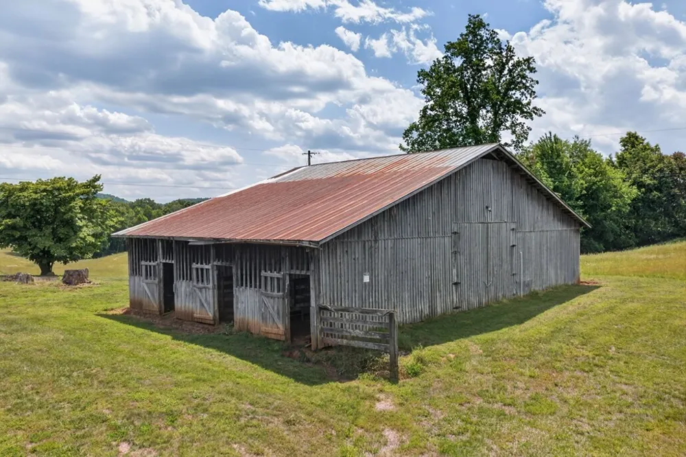 1444 Cherry Creek Rd Sparta, TN 38583