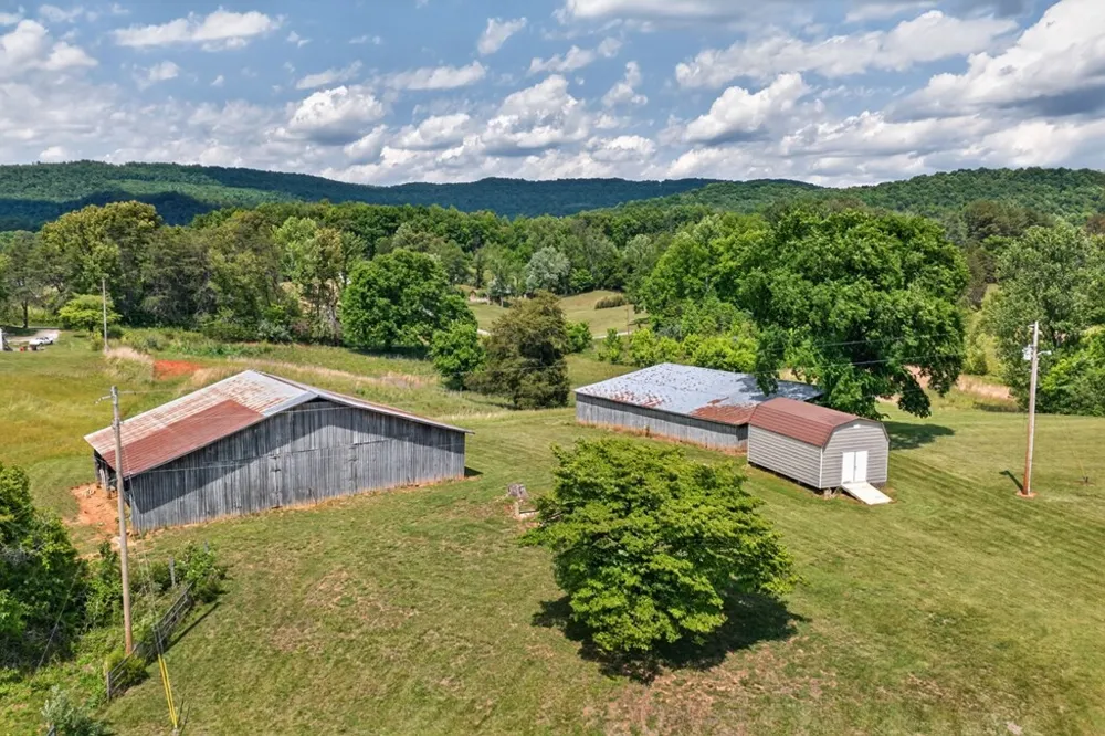 1444 Cherry Creek Rd Sparta, TN 38583
