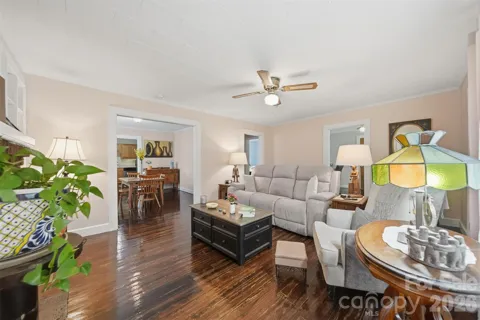 431 W 20th Street