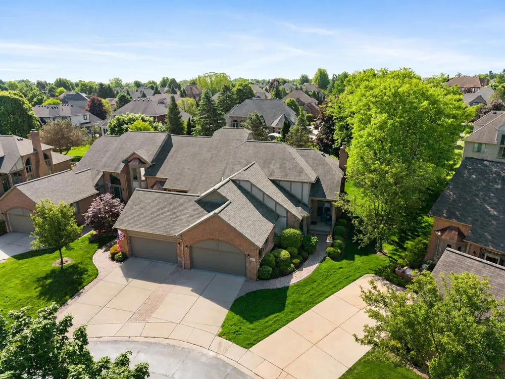 54661 Bellingham Drive Shelby, MI 48316