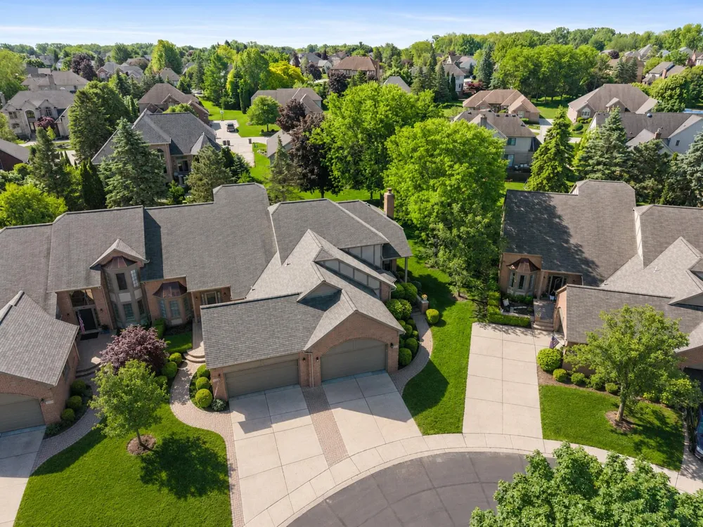 54661 Bellingham Drive Shelby, MI 48316