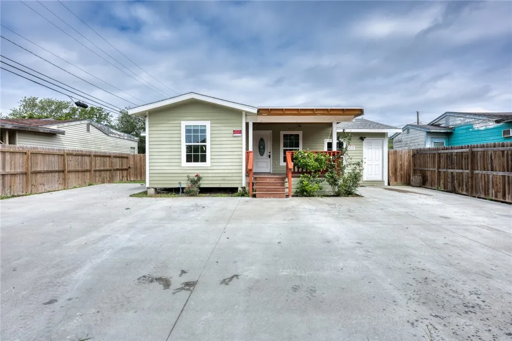 2729 Elizabeth Street Corpus Christi, TX 78404