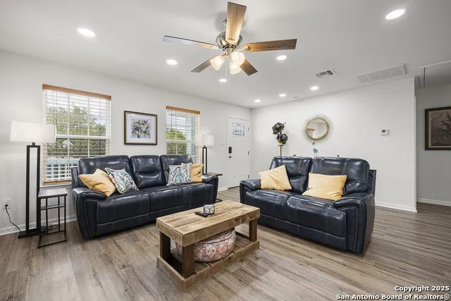 607 Huisache Ln Ingleside on the Bay, TX 78362
