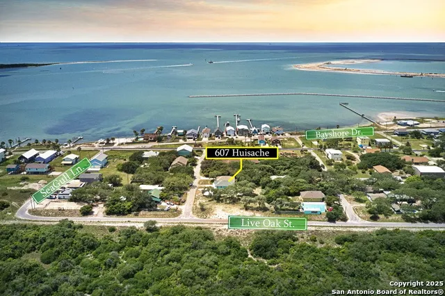607 Huisache Ln Ingleside on the Bay, TX 78362