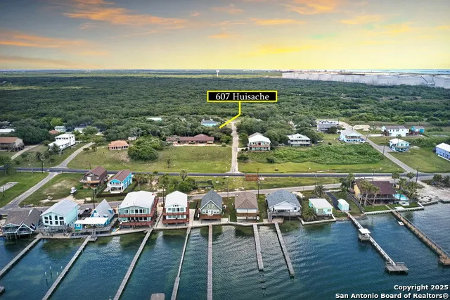 607 Huisache Ln Ingleside on the Bay, TX 78362