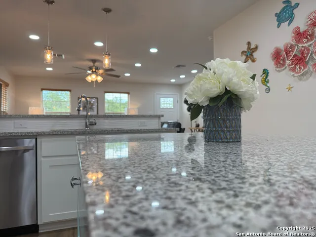 607 Huisache Ln Ingleside on the Bay, TX 78362