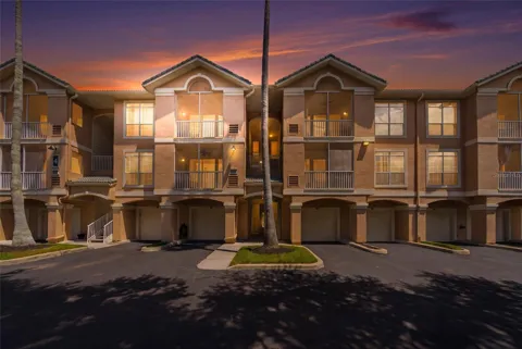 4304 BAY CLUB CIRCLE #4304