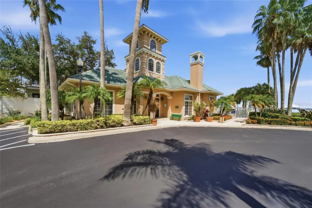 4304 BAY CLUB CIRCLE #4304 Tampa, FL 33607