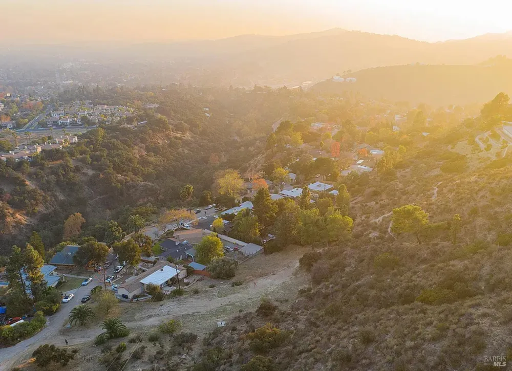 Rising Hill Road Altadena, CA 91001