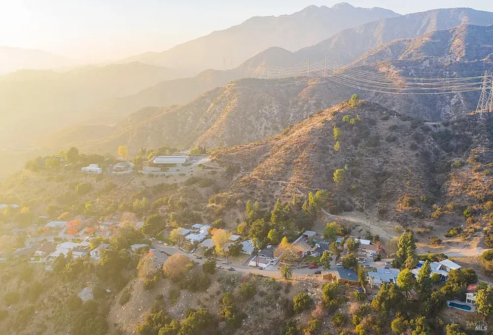 Rising Hill Road Altadena, CA 91001