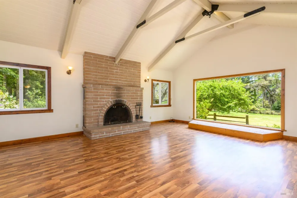 32401 S Highway 1 Gualala, CA 95445