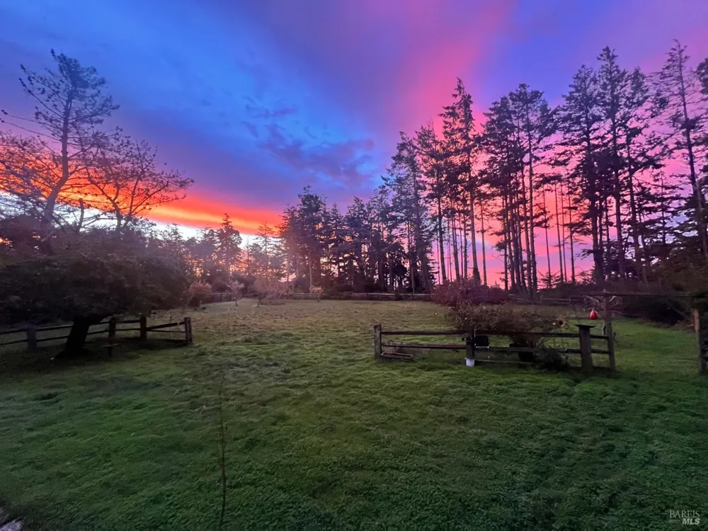 32401 S Highway 1 Gualala, CA 95445