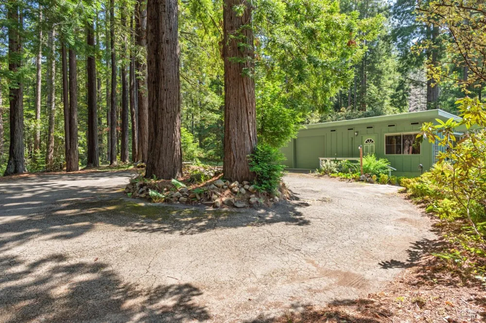 32401 S Highway 1 Gualala, CA 95445
