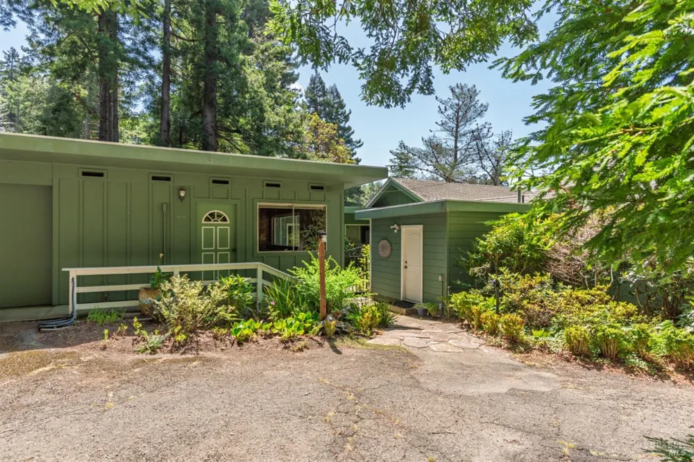 32401 S Highway 1 Gualala, CA 95445