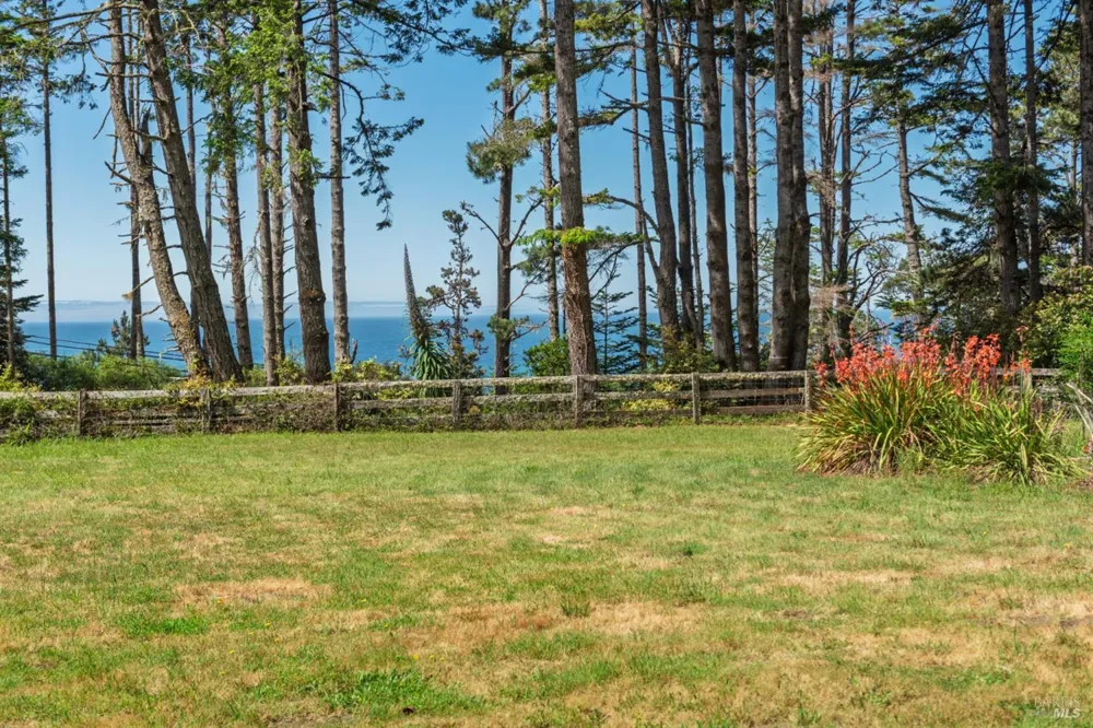 32401 S Highway 1 Gualala, CA 95445