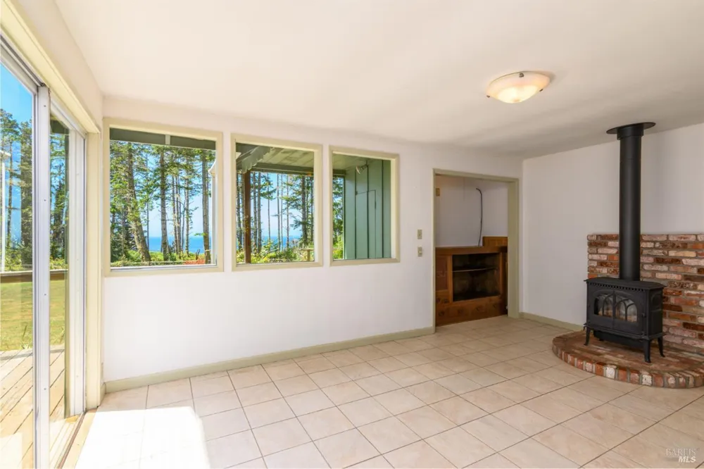 32401 S Highway 1 Gualala, CA 95445