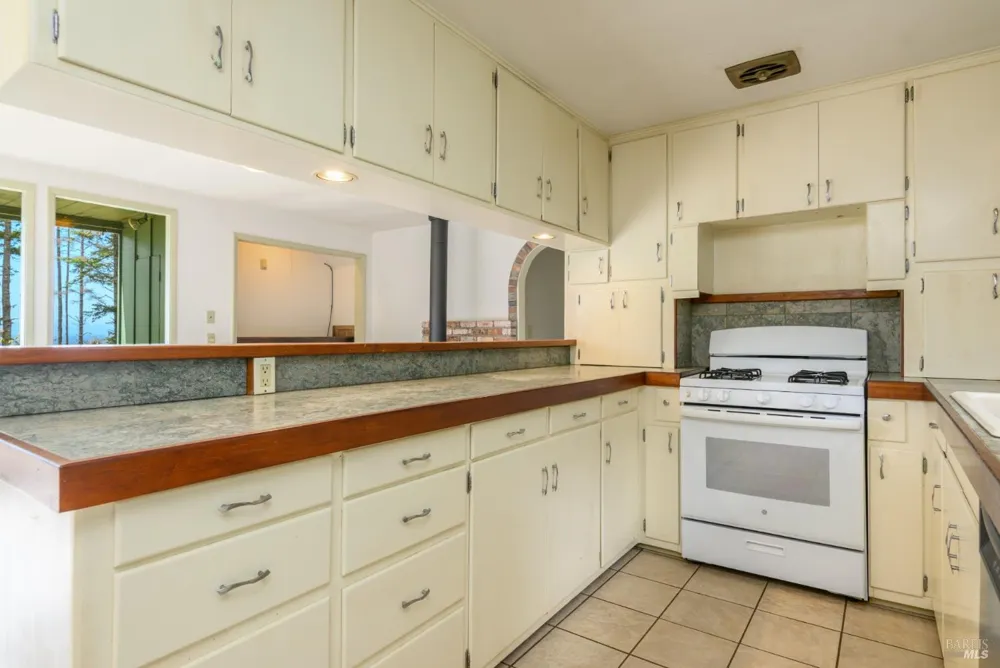 32401 S Highway 1 Gualala, CA 95445