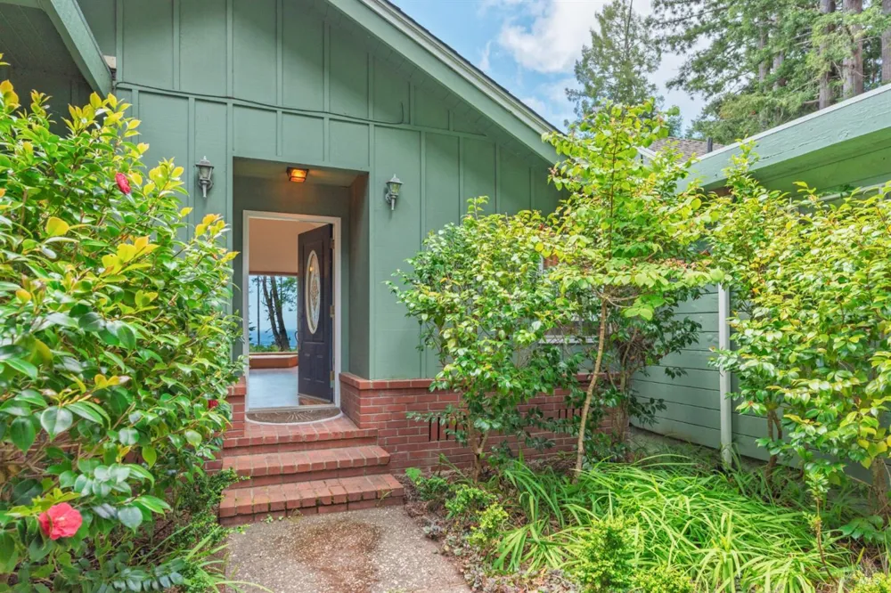 32401 S Highway 1 Gualala, CA 95445