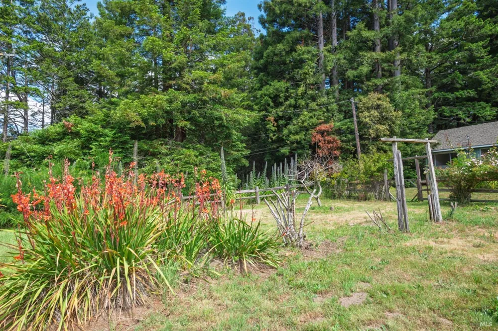 32401 S Highway 1 Gualala, CA 95445