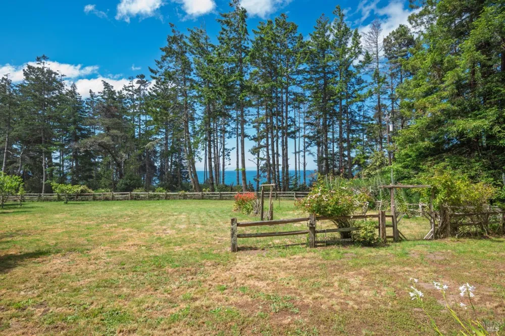32401 S Highway 1 Gualala, CA 95445