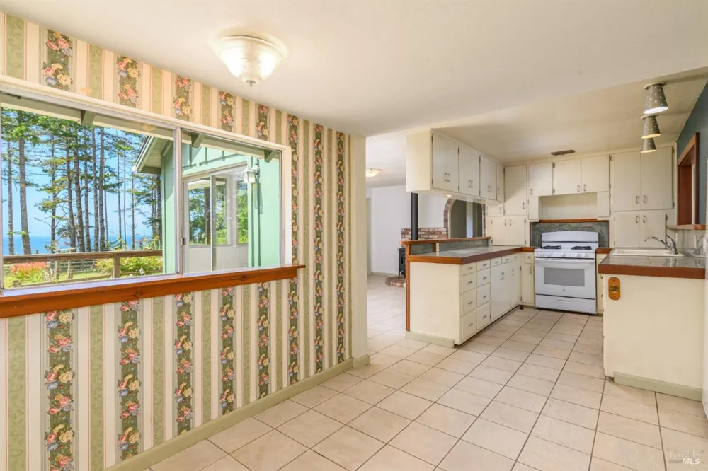 32401 S Highway 1 Gualala, CA 95445
