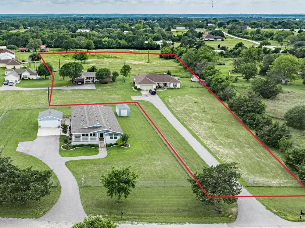 325 O'malley Road Brenham, TX 77833