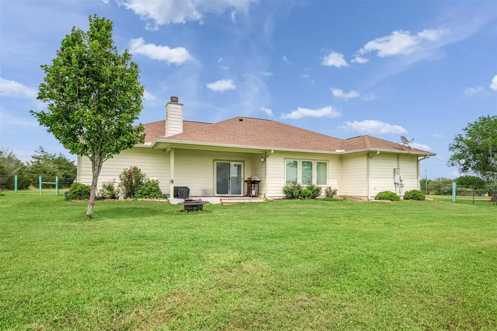 325 O'malley Road Brenham, TX 77833
