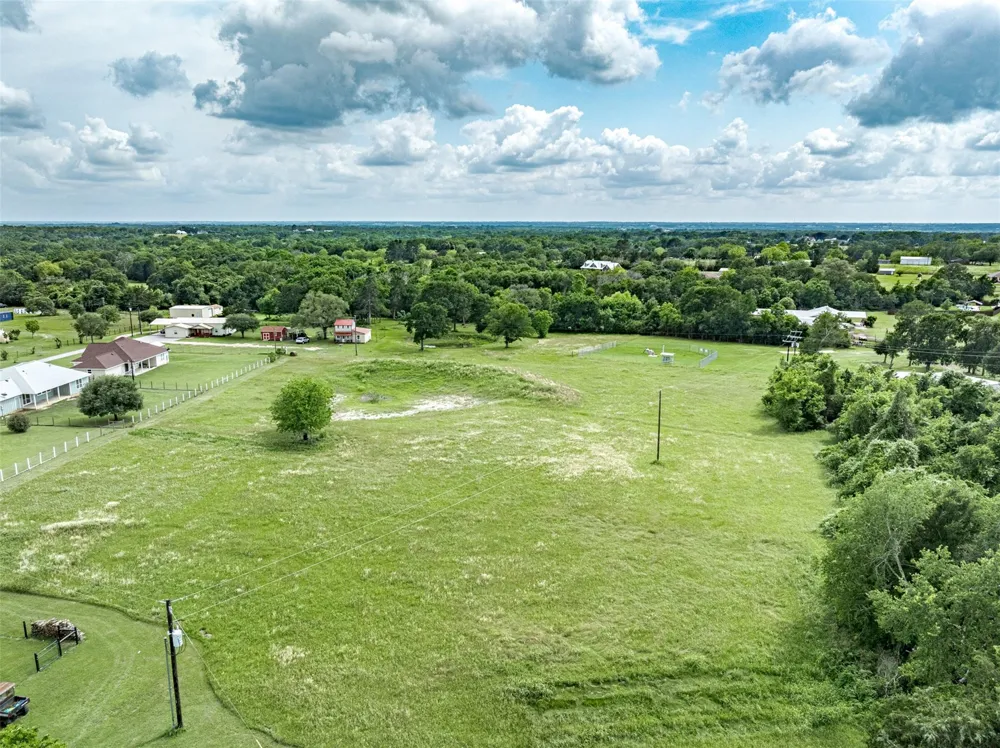 325 O'malley Road Brenham, TX 77833