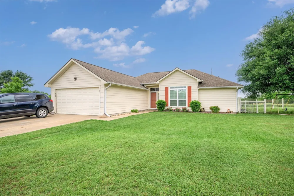 319 O'malley Road Brenham, TX 77833