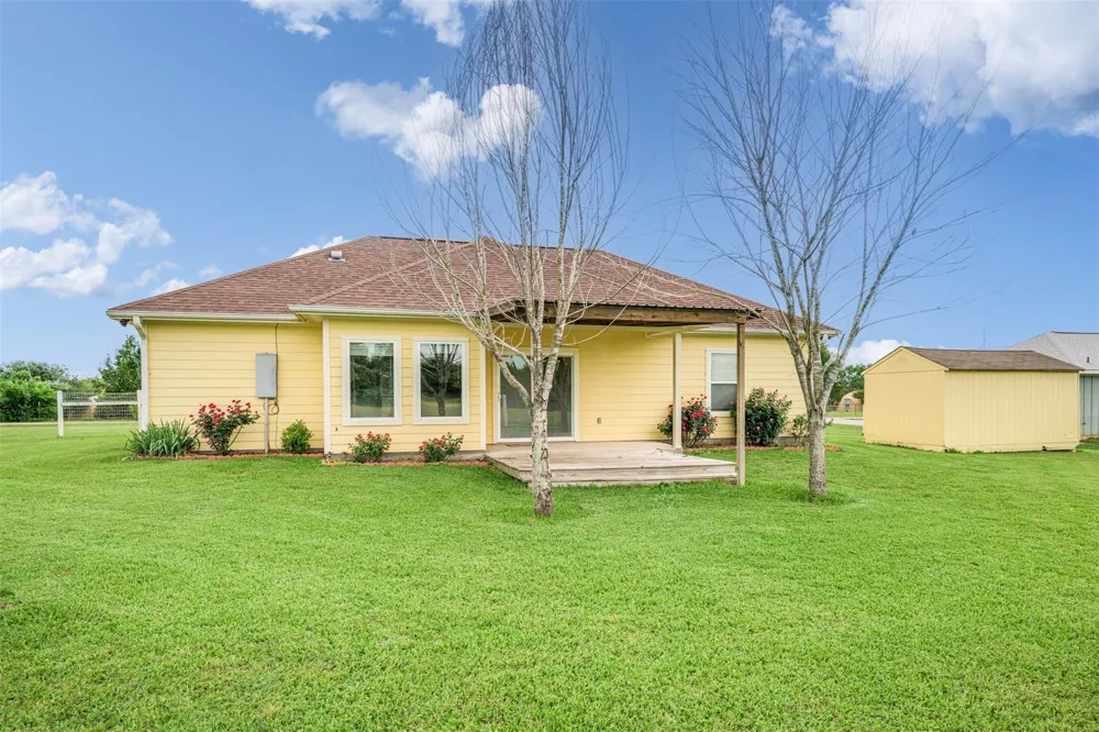 319 O'malley Road Brenham, TX 77833