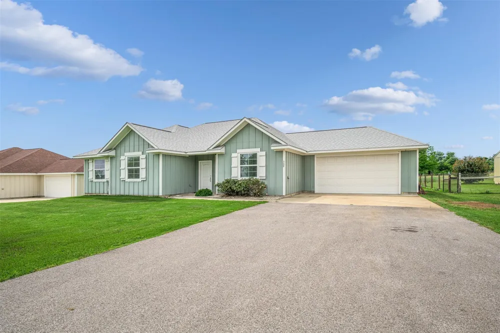 319 O'malley Road Brenham, TX 77833