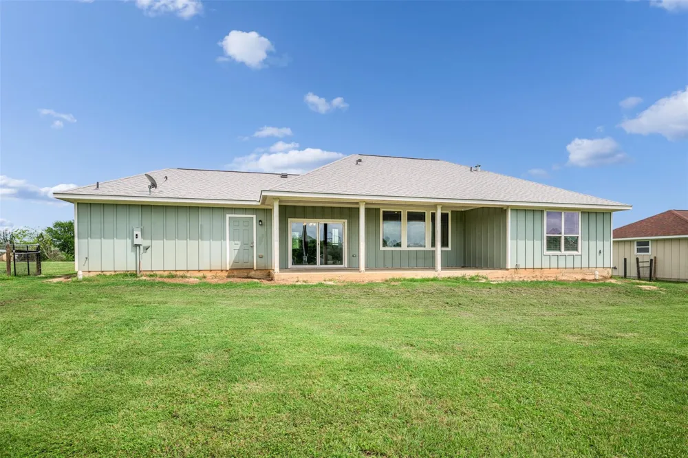319 O'malley Road Brenham, TX 77833