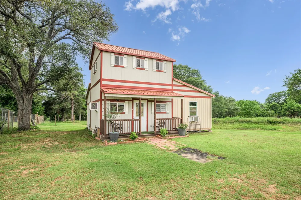 319 O'malley Road Brenham, TX 77833