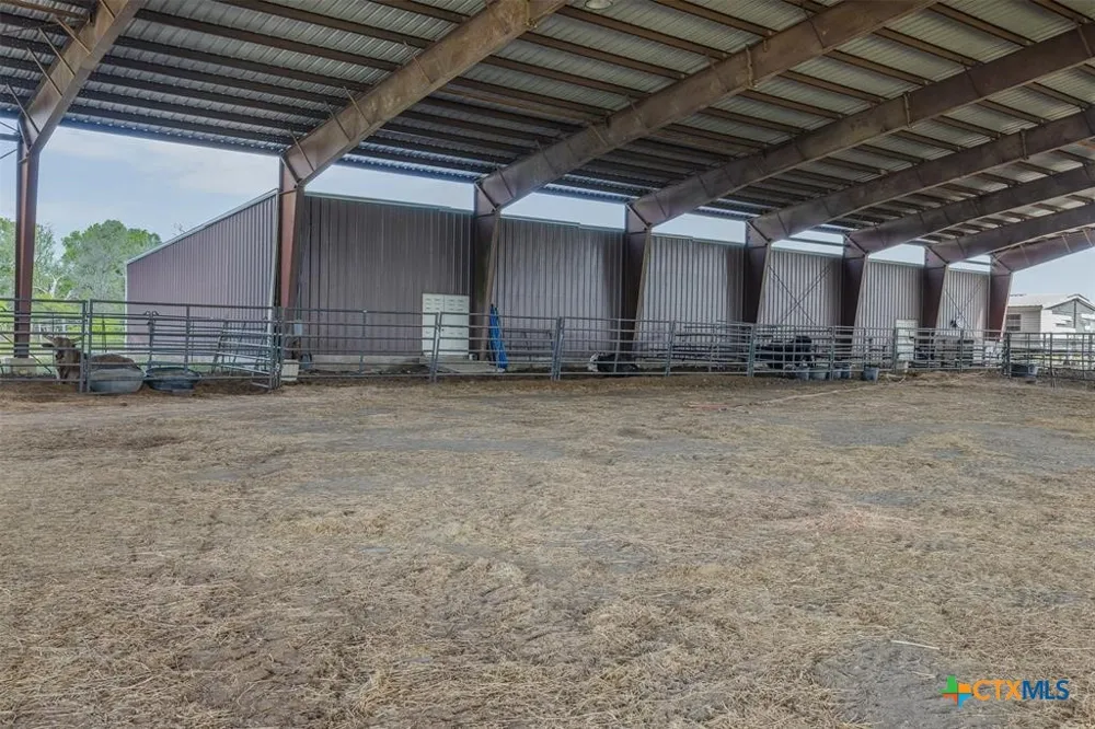 8519 State Park Road Lockhart, TX 78644