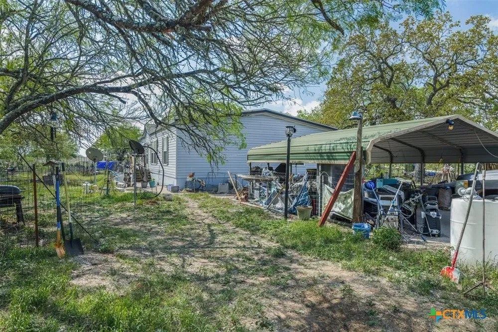 8519 State Park Road Lockhart, TX 78644