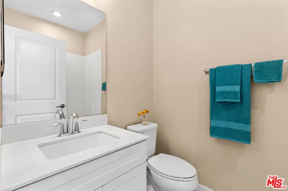 15812 Santa Ana Avenue #1 Bellflower, CA 90706