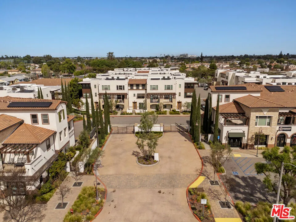 15812 Santa Ana Avenue #1 Bellflower, CA 90706