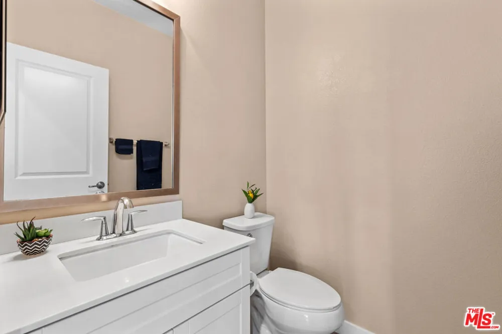 15812 Santa Ana Avenue #1 Bellflower, CA 90706