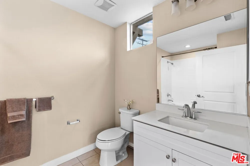 15812 Santa Ana Avenue #1 Bellflower, CA 90706