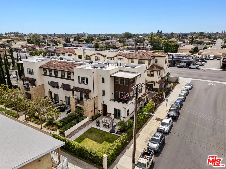 15812 Santa Ana Avenue #1 Bellflower, CA 90706