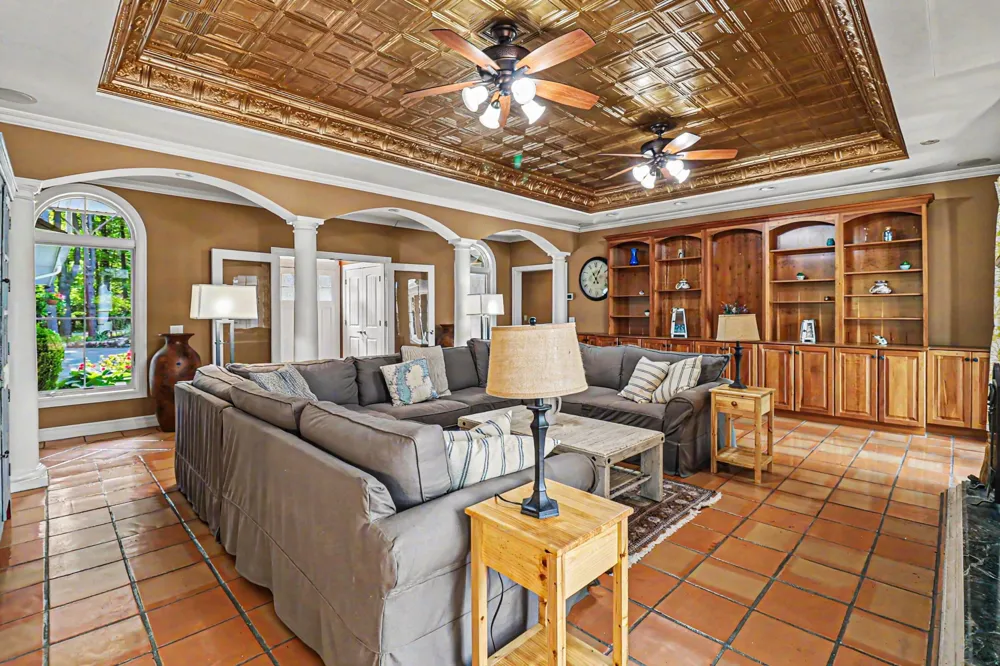 5389 Ridge Road Pentwater, MI 49449